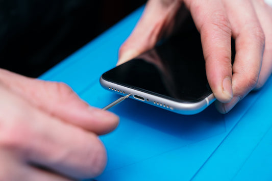 За какво да внимаваме при смяна на батерия на iPhone и какво е решението?