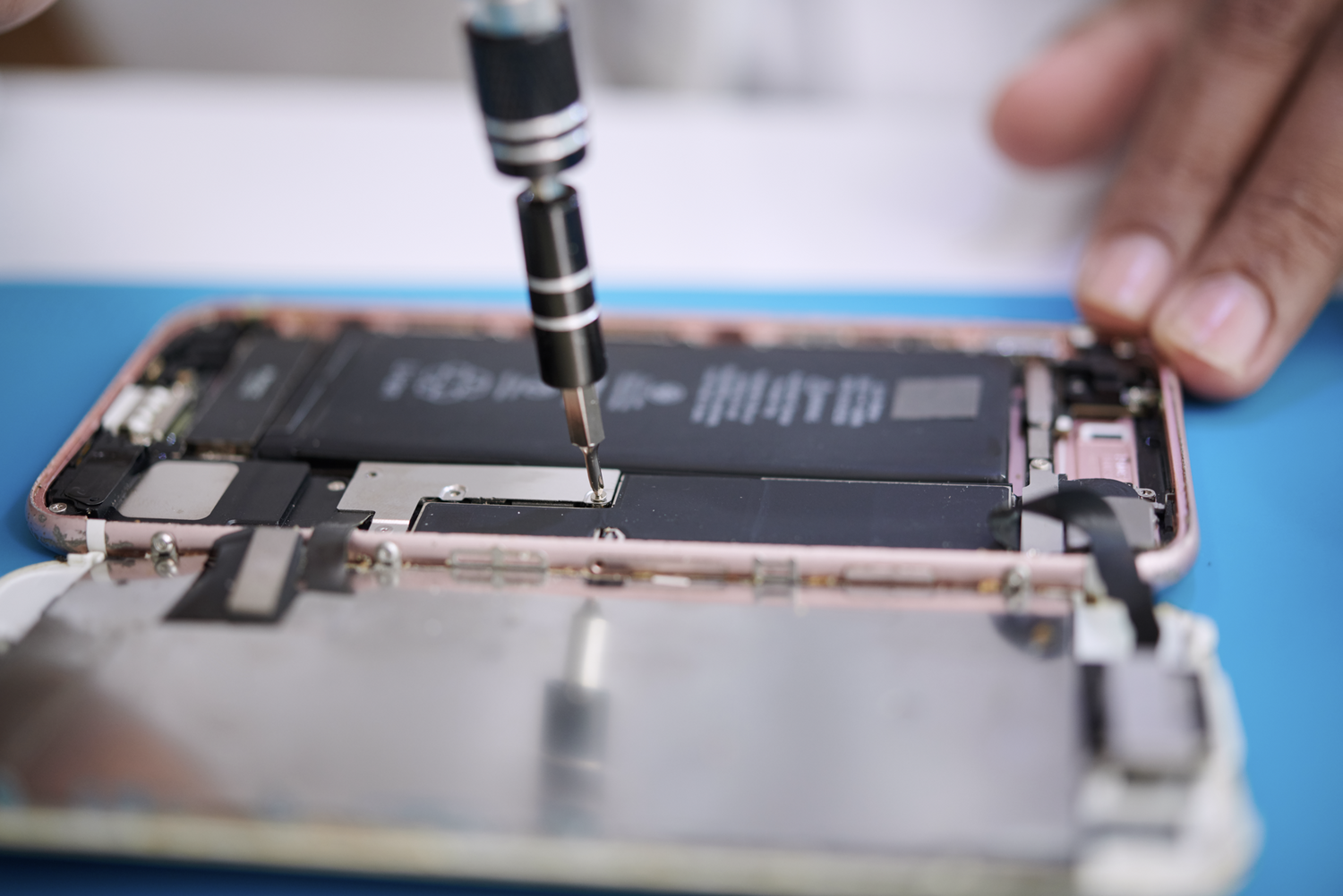the dangers of getting a low quality part at a sketchy phone repair shop